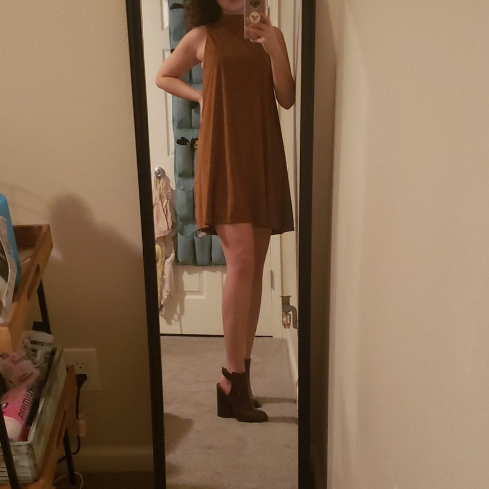 Vintage 70s style dress 🌻